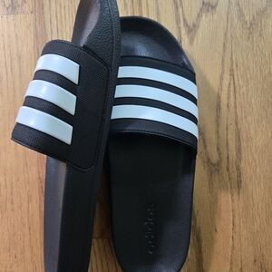 NWOT Adidas sandals men size 10